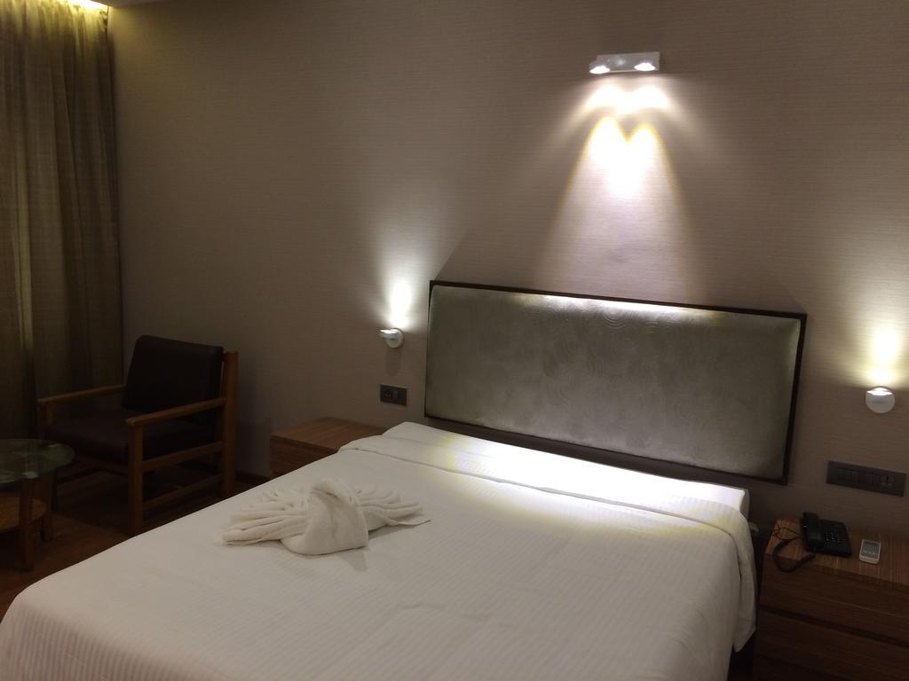 Brownstar Boutique Hotel Chennai Extérieur photo